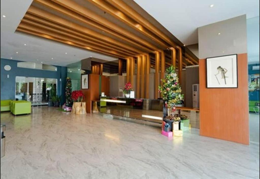 The Crew Hotel Kualanamu International Airport Medan Exterior foto